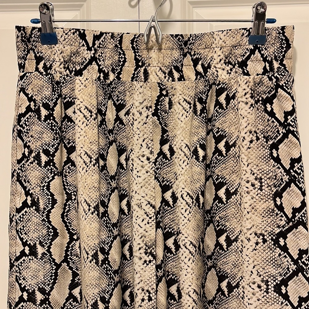 L’Agence Python Print Silk Pants - Picture 2 of 7